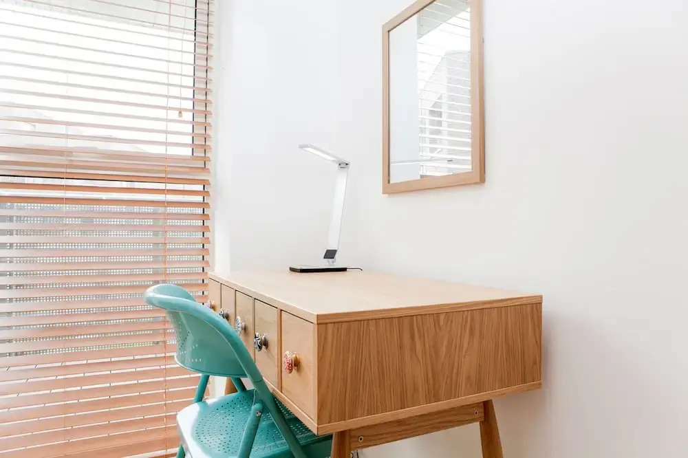 Colourful Modern Brixton 2 Bed with Balcony