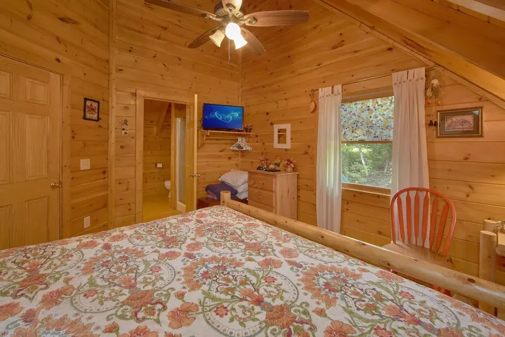 A View For All Seasons 405 - Four Bedroom Cabin