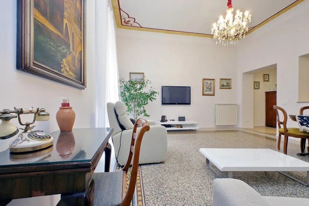 Treasurerome Opera Trevi Green Suite 2BR