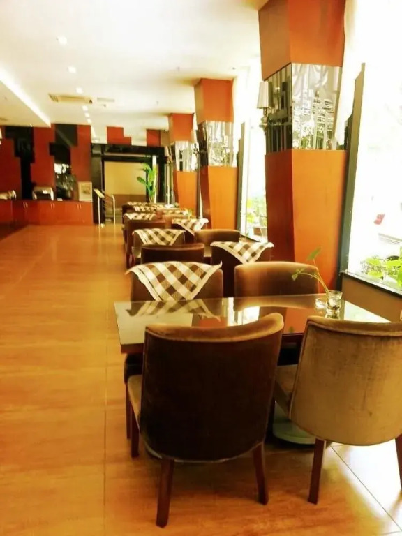 Phoenix Lidu Hotel