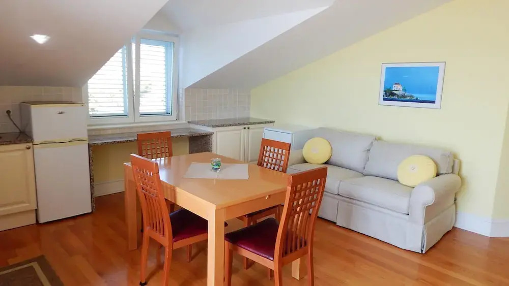 Apartment With 3 Bedrooms in Omiš, With Wonderful sea View, Furnished Terrace and Wifi