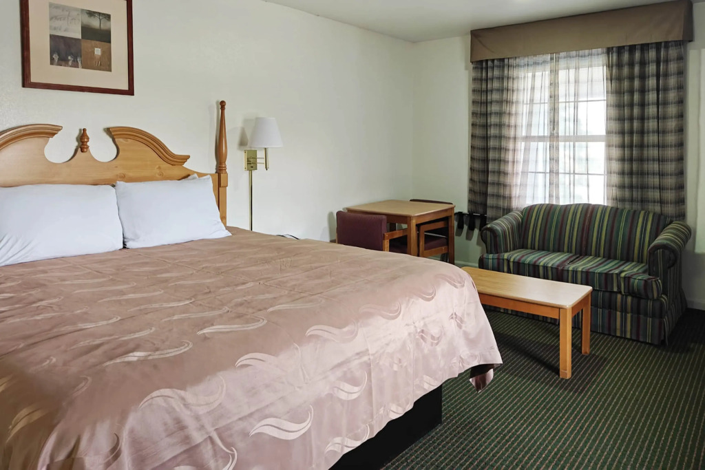 Capital O First Heritage Inn Rantoul IL I 57