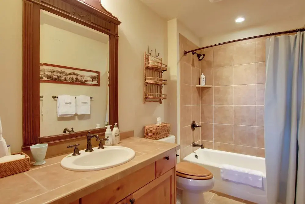 Lake & Mountain Views: Stunning Estes Park Home