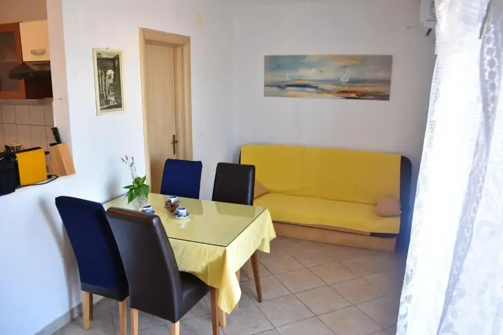 Apartment With one Bedroom in Slatine, With Wonderful sea View, Enclos