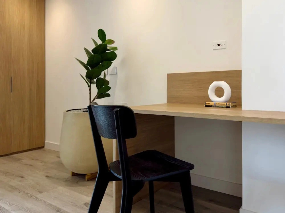 w Opulent Loft w Balcony in Santa B Rbara