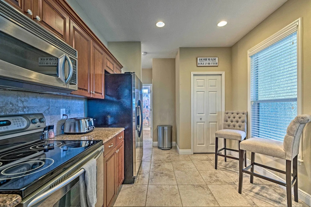 Bright Bayfront Home < 2 Mi to Hernando Beach!