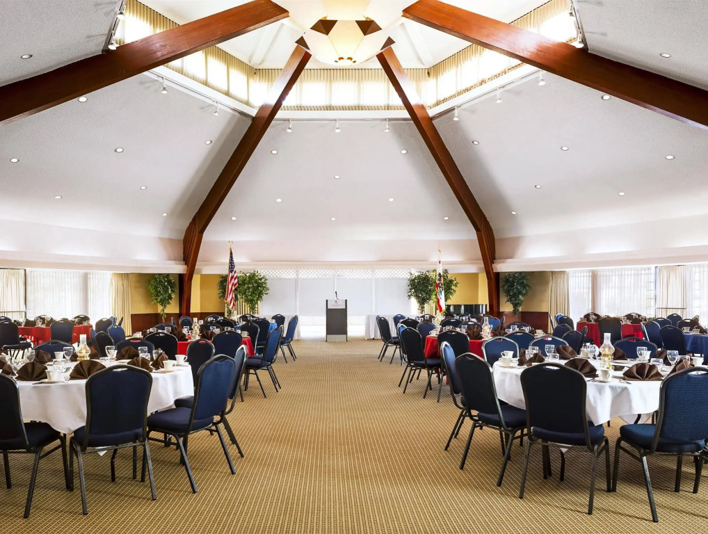 Four Points by Sheraton Ventura Harbor Resort