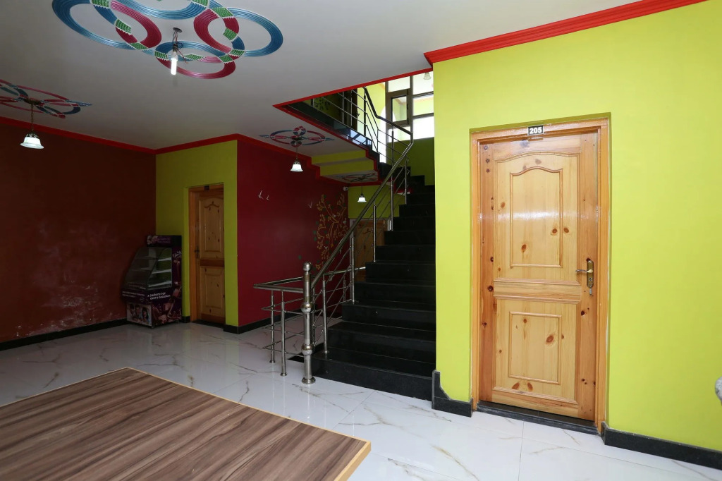 OYO 4484 Hotel EL Classics