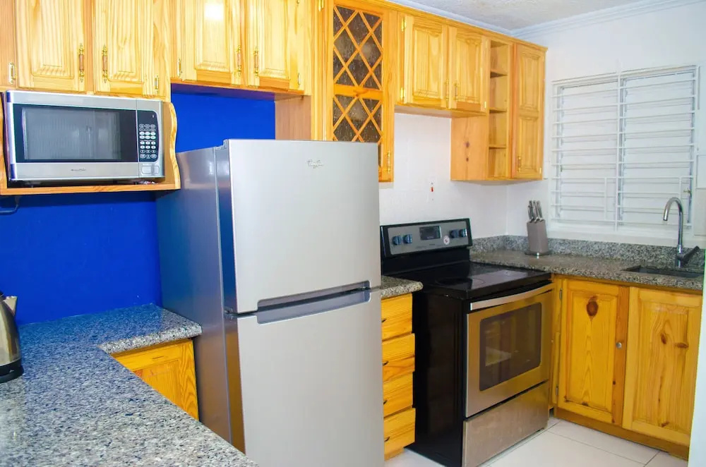 Oakland Guest Apartments