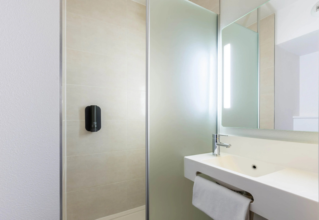 B&B HOTEL Lille Roubaix Centre Grand-Place