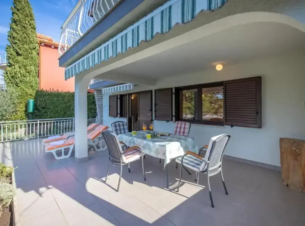 Apartments Villa Mirna
