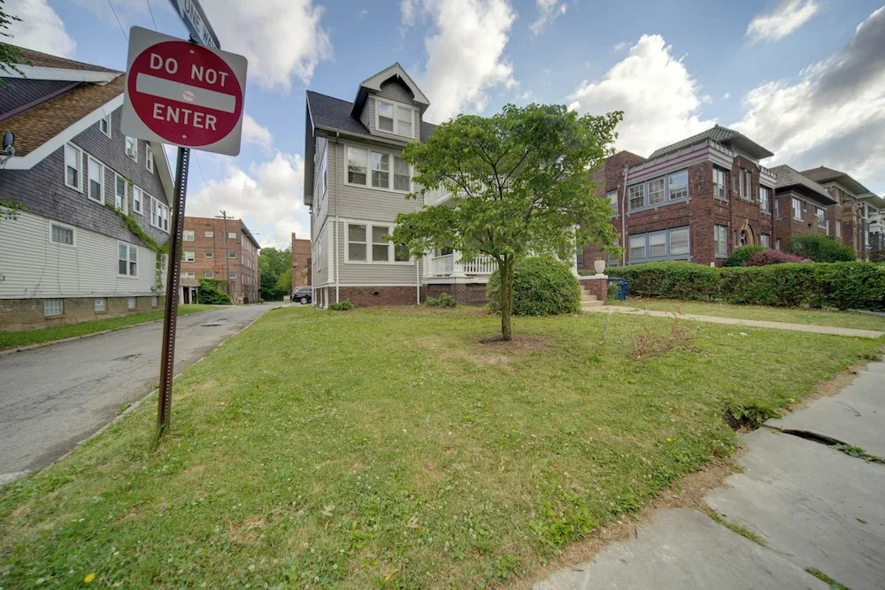 Deck, Pool Table! Walkable Cleveland Heights Apt