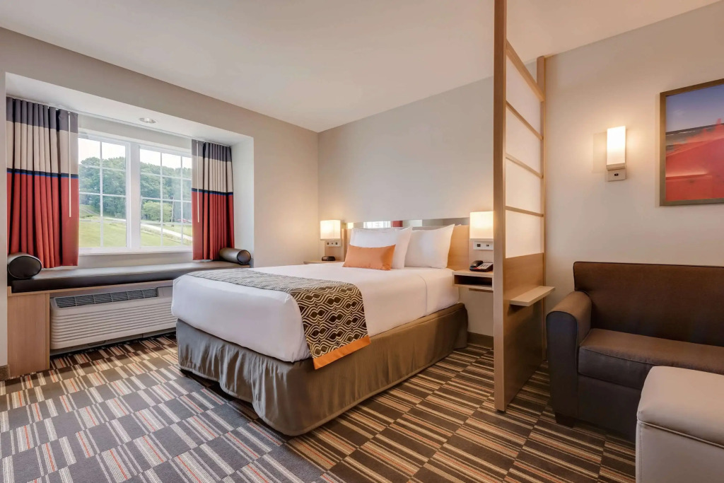 Microtel Inn & Suites by Wyndham Clarion