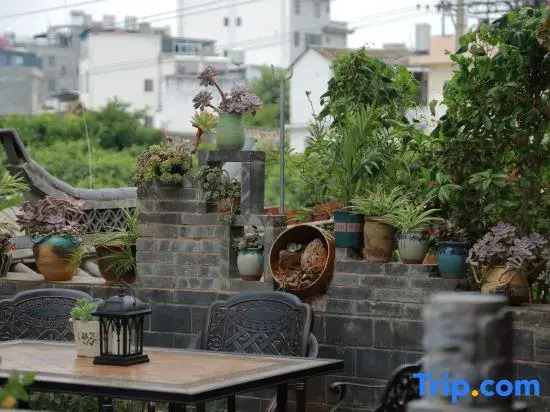Laojia Chinese Inn (Jianshui Ancient Town)