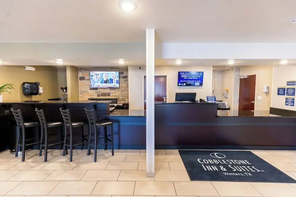 Cobblestone Inn & Suites - Winters