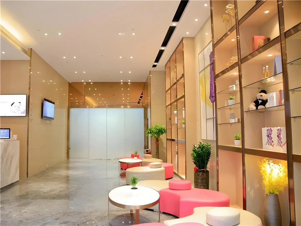 Lavande Hotels·Dayun Center Hengang Metro Station Shenzhen