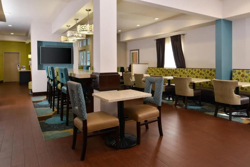 America's Best Inn Montgomery Carmichael