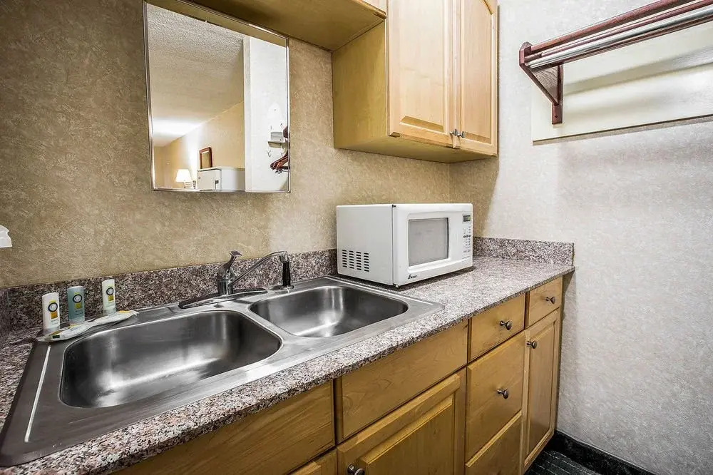 Greenville Inn & Suites