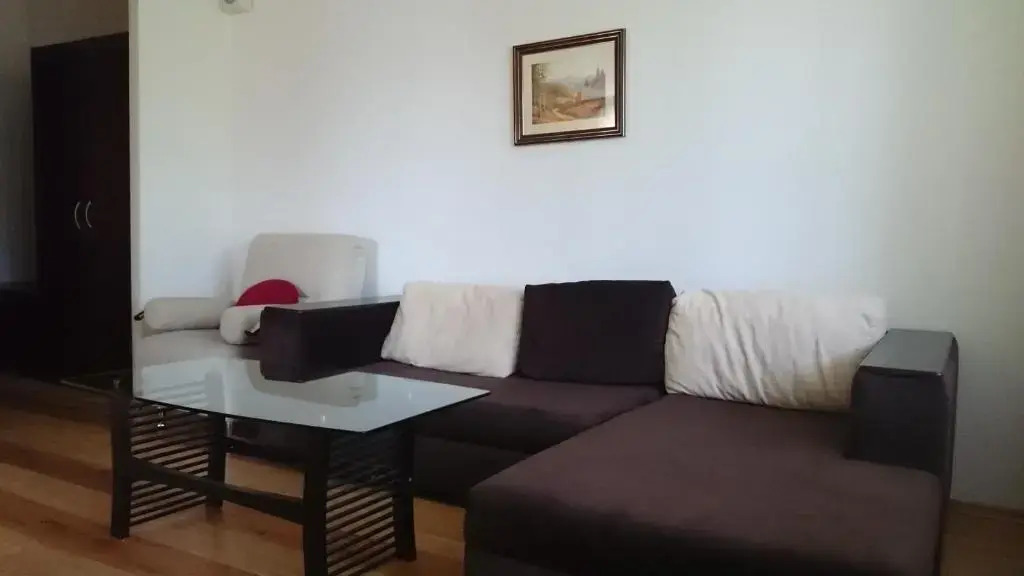 TES Flora Apartments