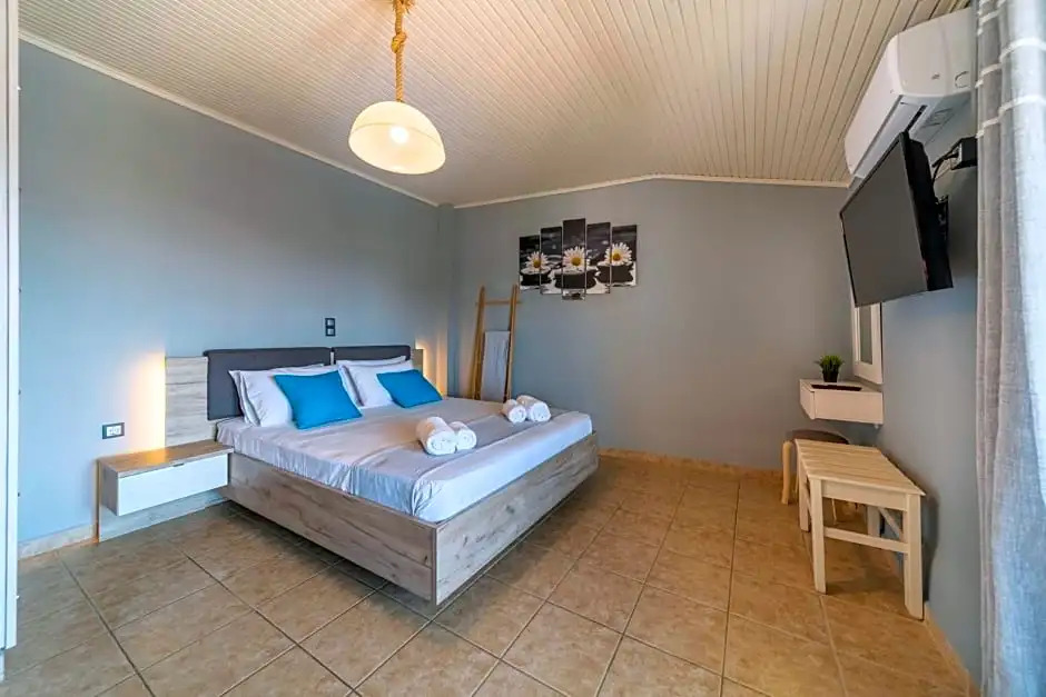 Helens Studios & Apartments