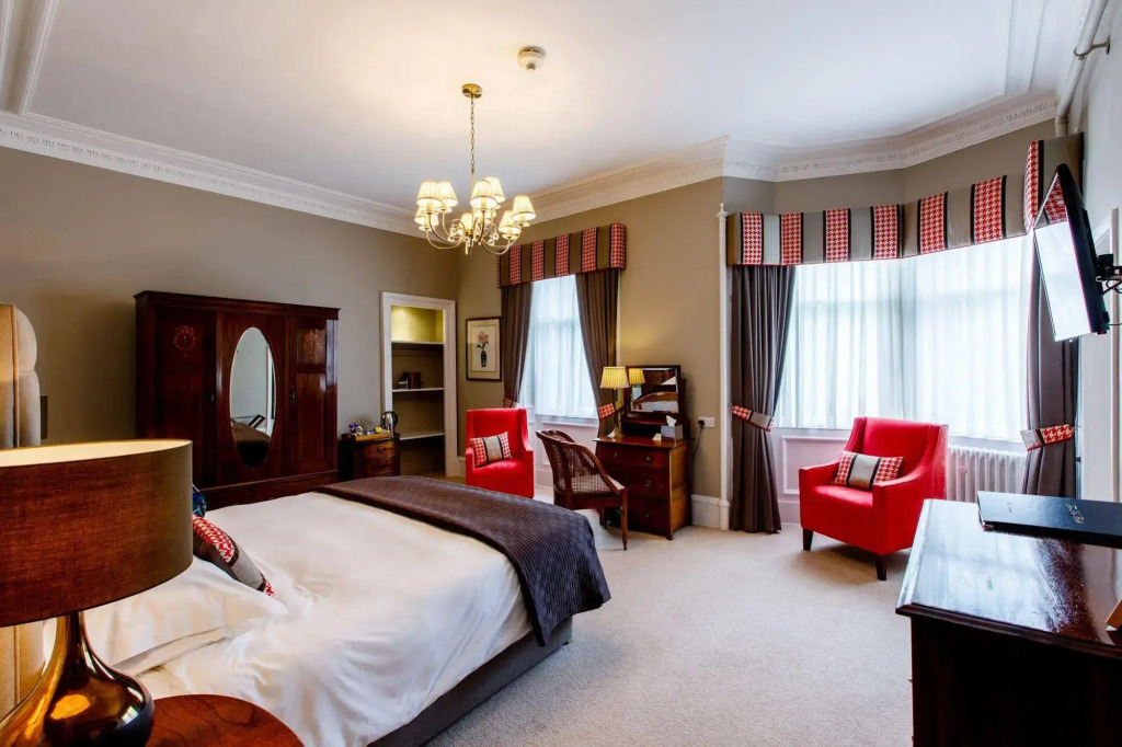 Tor-Na-Coille Hotel