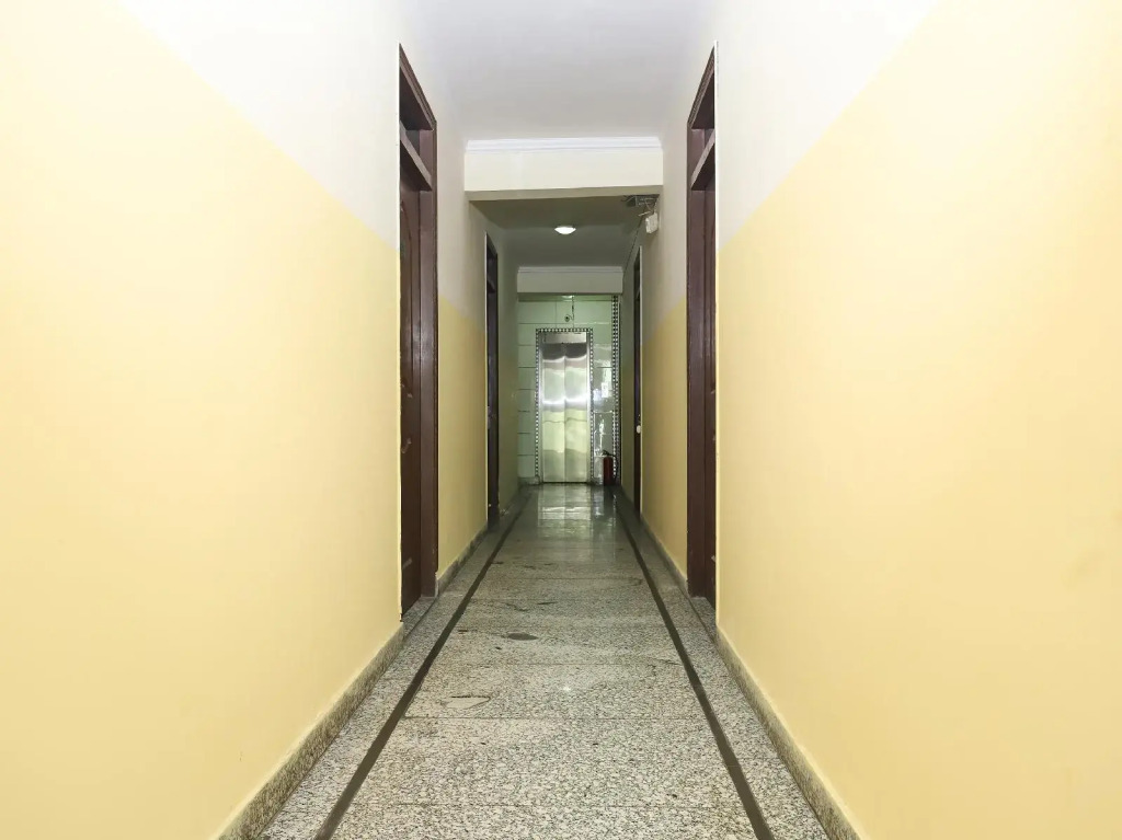 OYO 28126 Charanpahari Hotel