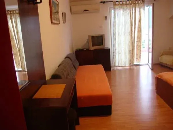Mia Apartments