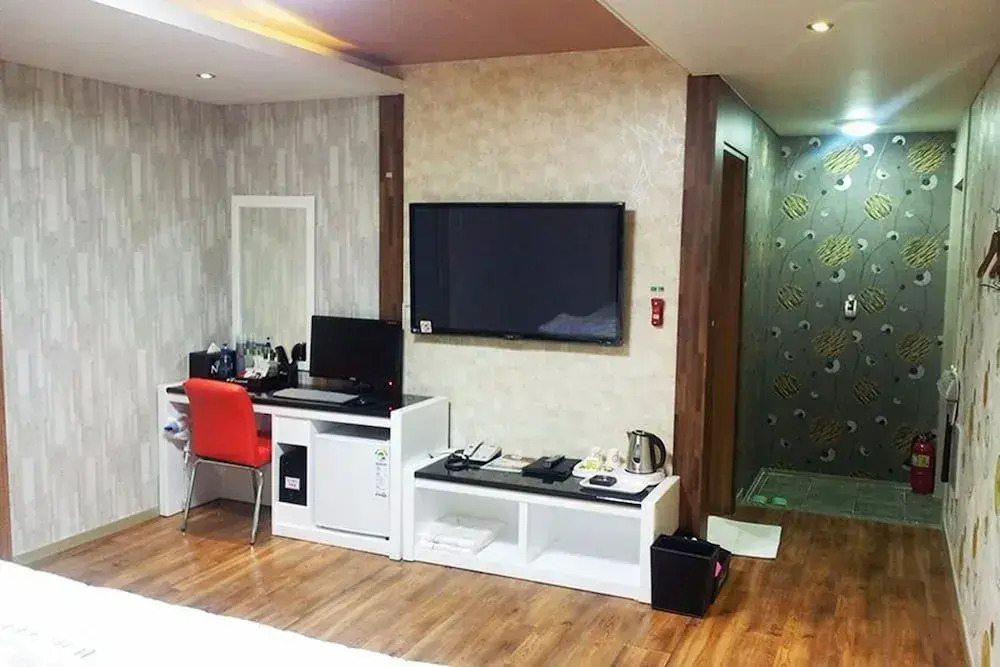 N Motel