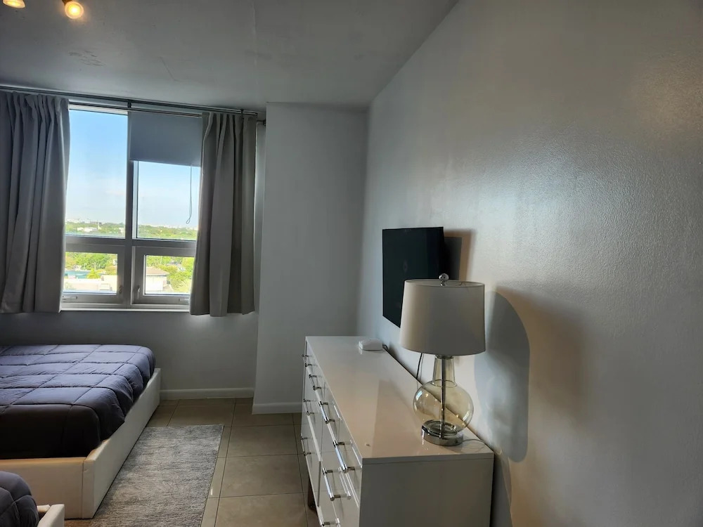 Wonderful 1 bedroom condo in Midtown