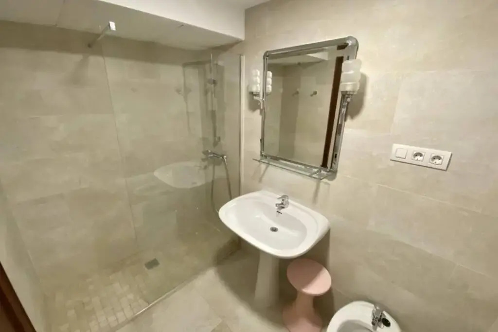 Leo piso 20 apartamento 4 pax Inmobiliaria Leo PLaya de San Juan