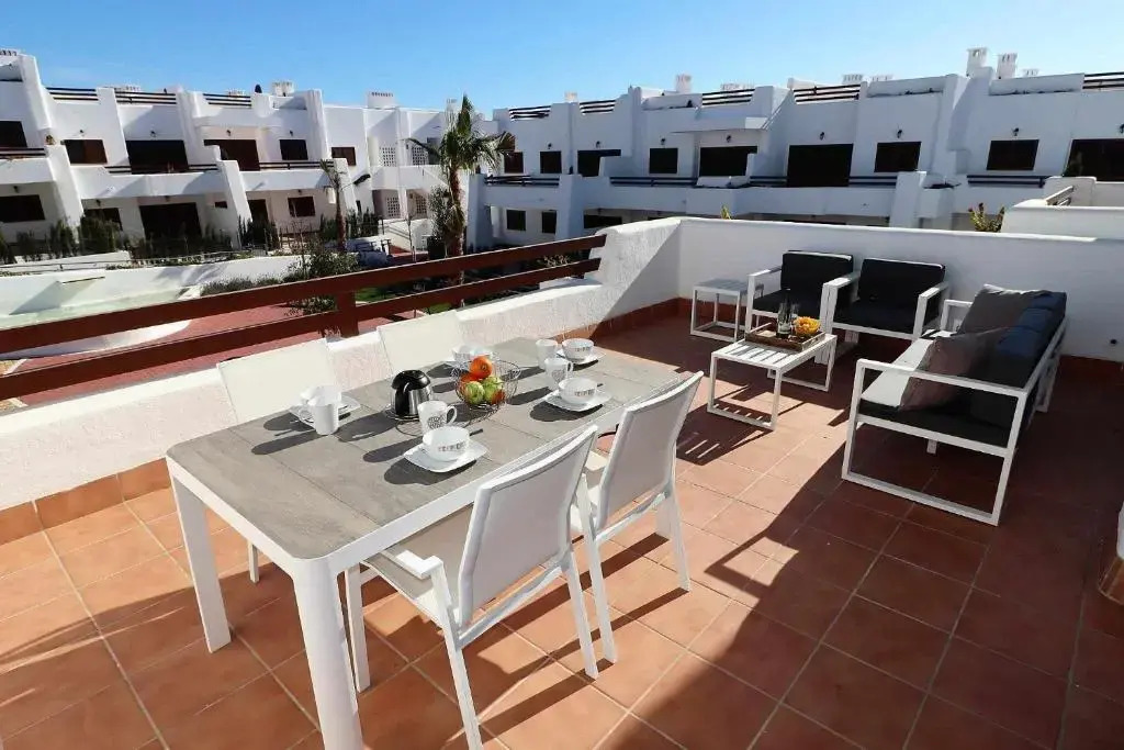 Marysol apartamento de lujo balcón azotea piscina comun a la playa
