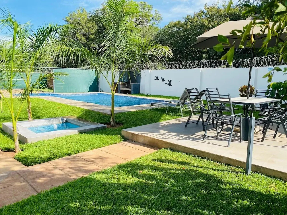 Murugare Lodge
