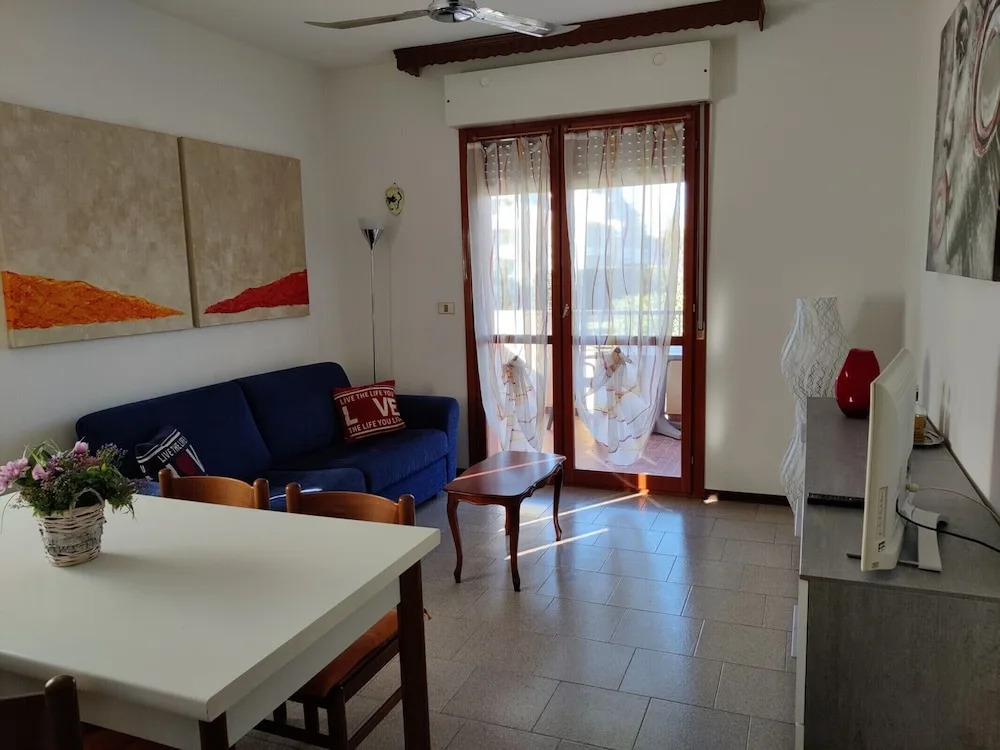 Charming Apartment Close to the Beach