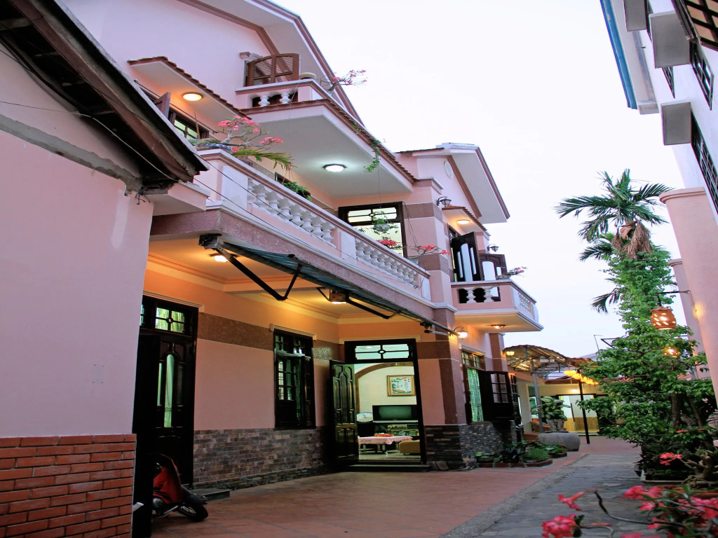 Red Ceramics Homestay