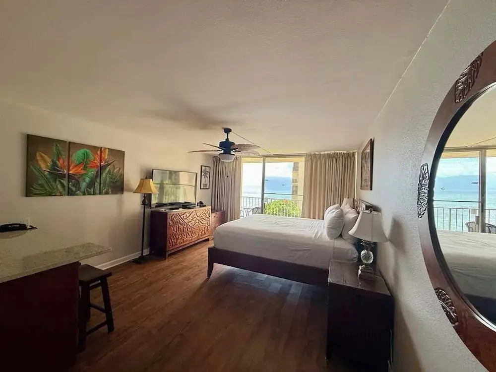 Royal Kahana 404