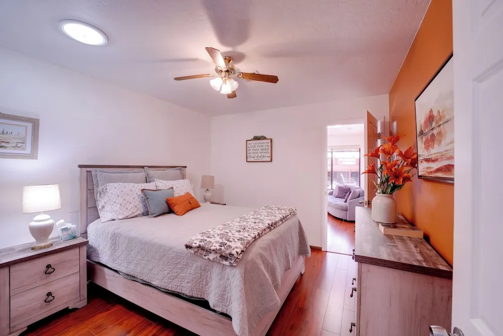 2 Mi to Whiskey Row Tranquil Getaway with Deck