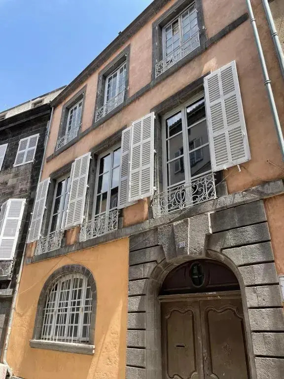 Splendide 2 pièces 65m2 Hôtel Particulier XVII ième siècle-Centre Historique Clermont-Ferrand