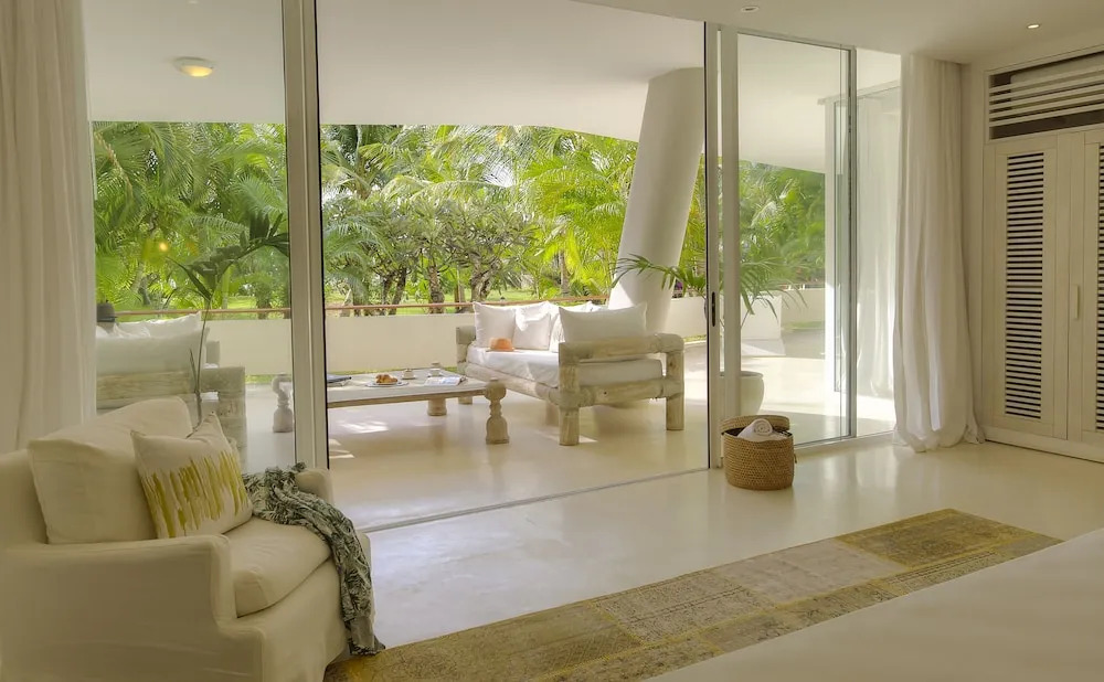 Billionaire Beachfront Apartments
