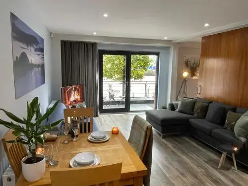 Riverside West End Apartment