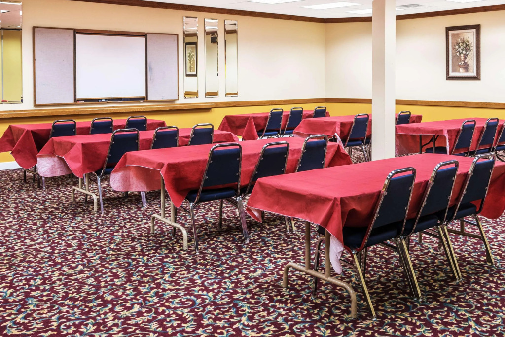 Days Inn by Wyndham South Hill