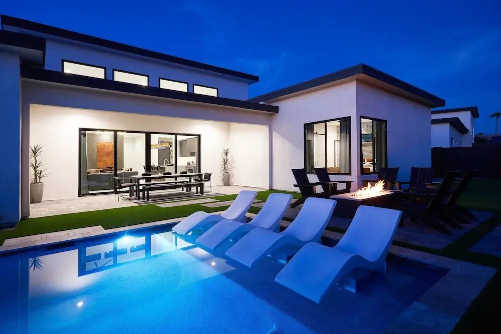Ember-pool Heat Available-in North Scottsdale