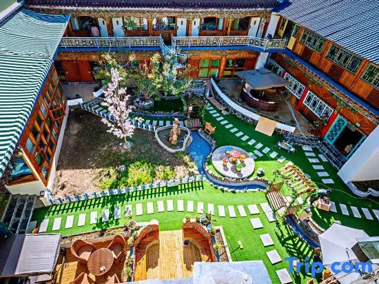Dear Zhaizhai Hot Spring Hostel