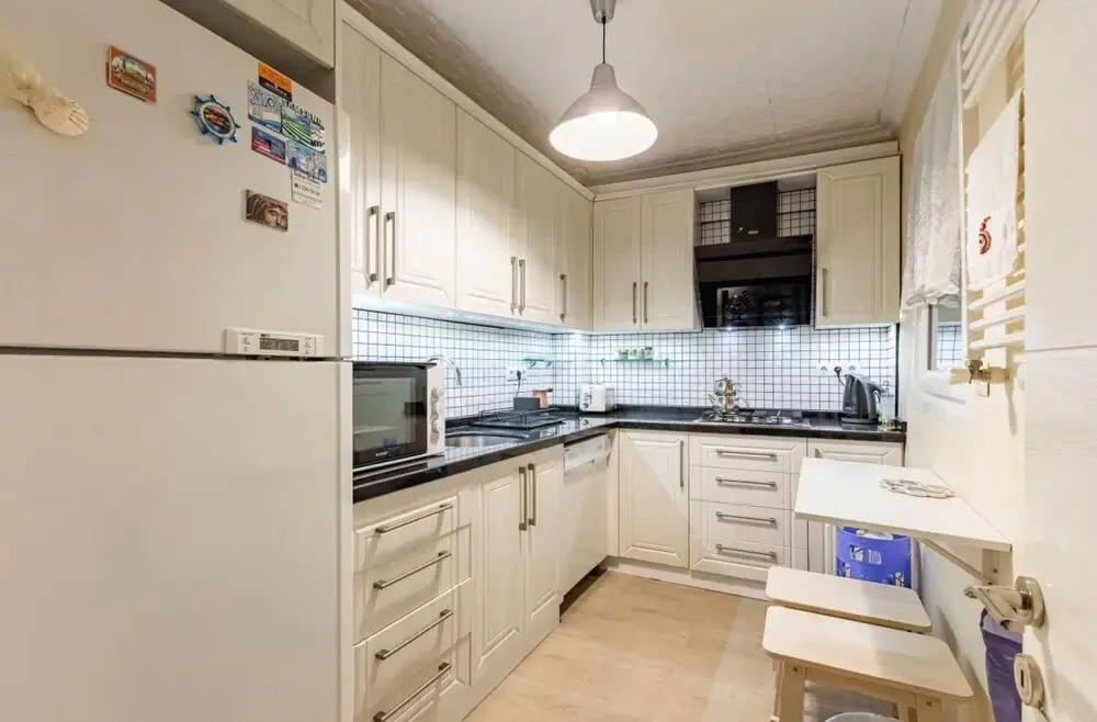 Pleasant Flat with Balcony in Moda Kadikoy