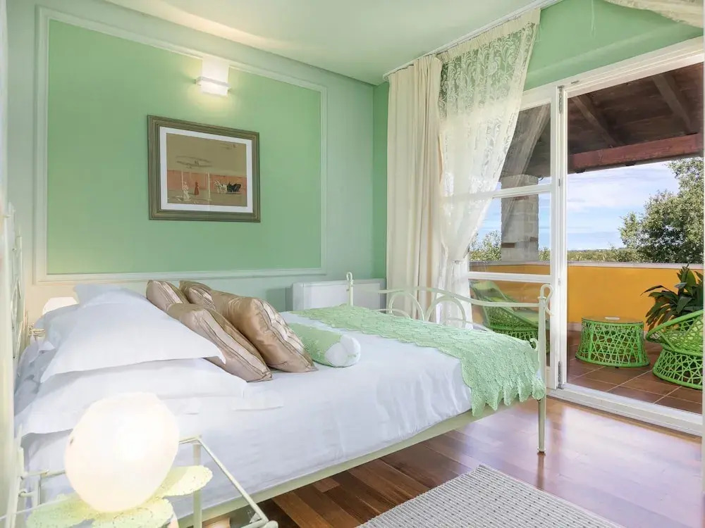 Comfortable Villa Next To a Forest with Private Pool, Porec And Beach at 10 Km