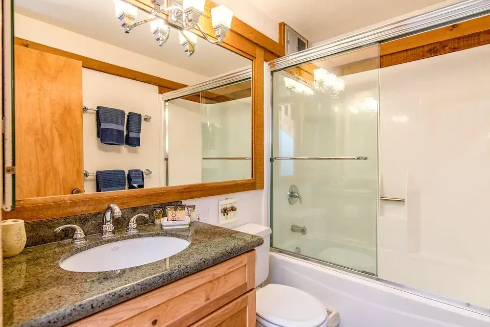 4044 Ski View Condo - 2 Br condo by RedAwning