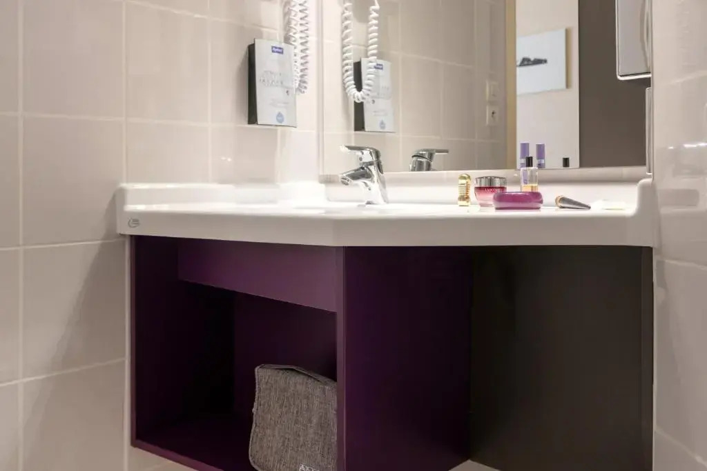 Kyriad Hotel Lyon Givors