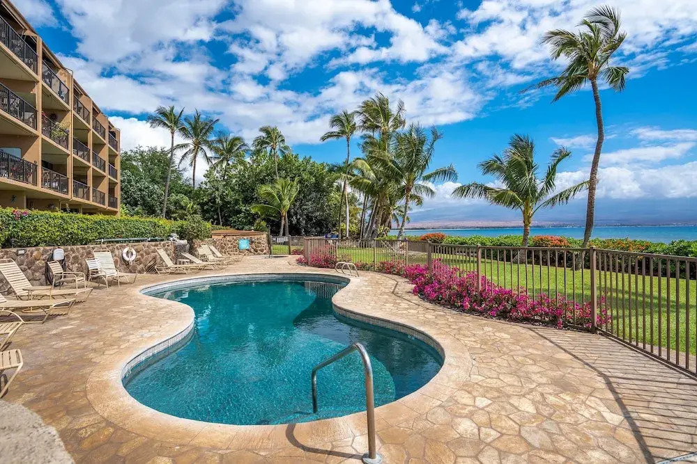 Ocean Front & Budget Friendly: Maalaea Banyans 204 - The Perfect Couples Getaway