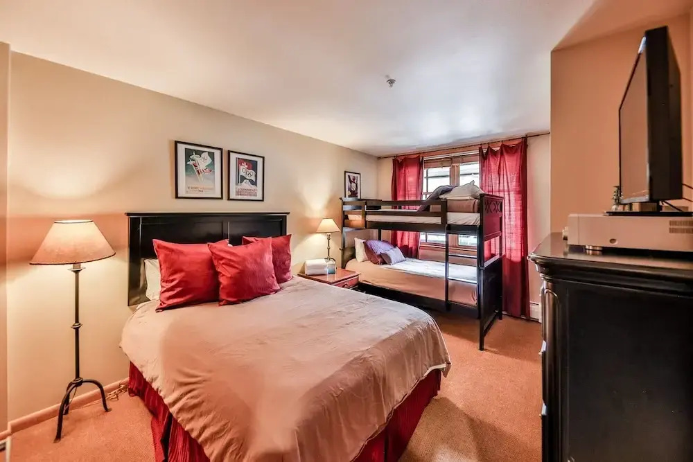 Zephyr Slopeside - 1504 2 Bedroom Condo by RedAwning