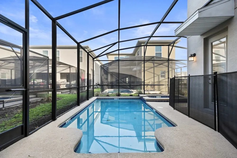 Luxurious Resort Home Near Disney & Shopping!