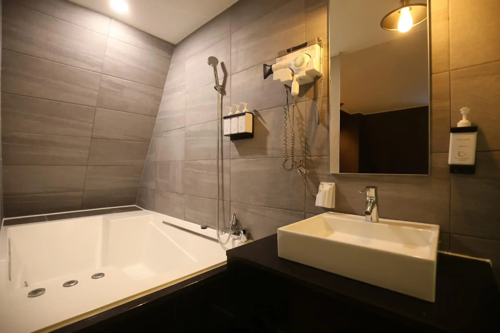 Cheongju Luce Hotel